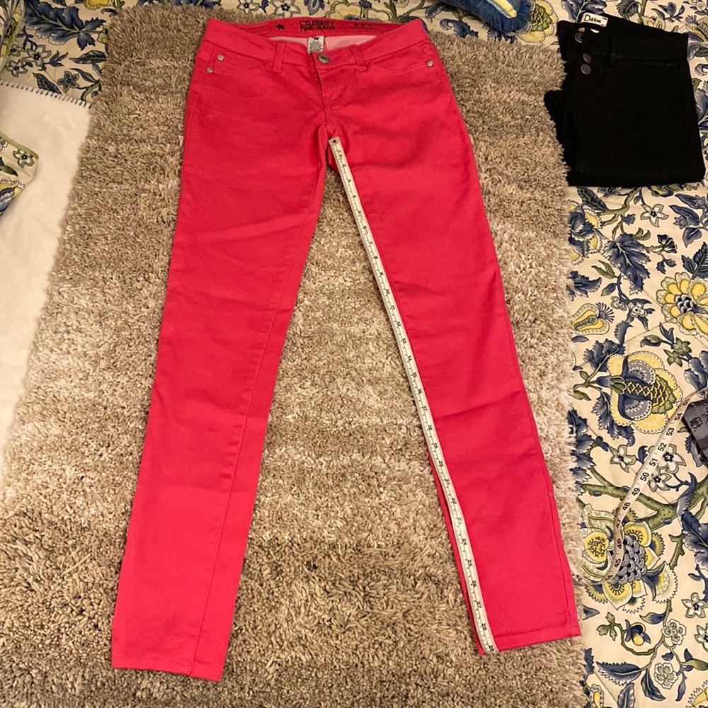 Celebrity Pink Dare You Skinny Jeans Size 1, Barbie Pink New w/o tags.